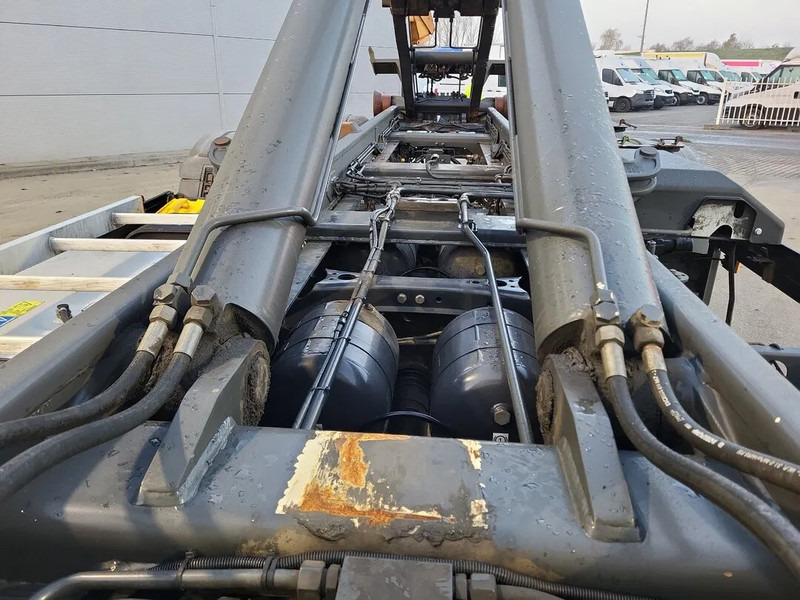 Hook lift truck Scania G410