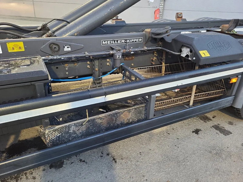 Hook lift truck Scania G410