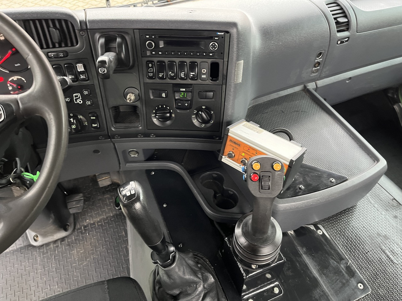 Hook lift truck Scania G 450 8x4 Trösch Abrollkipper