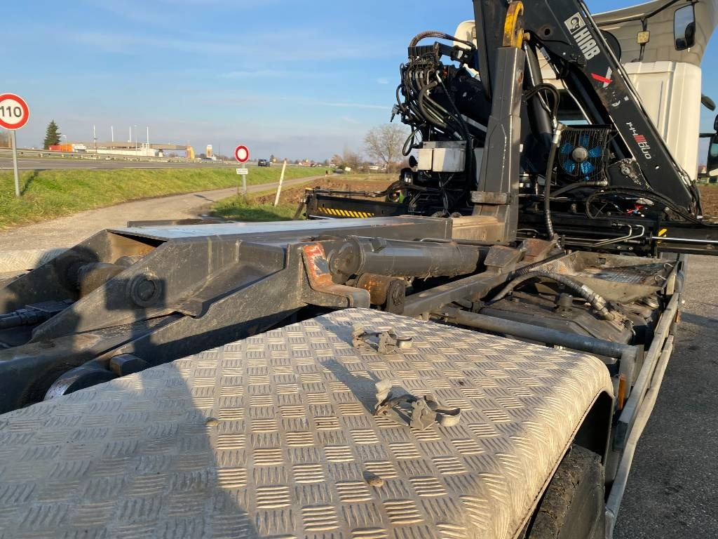 Hook lift truck Scania P360/HYVALIFT/HIAB 144B a réparer