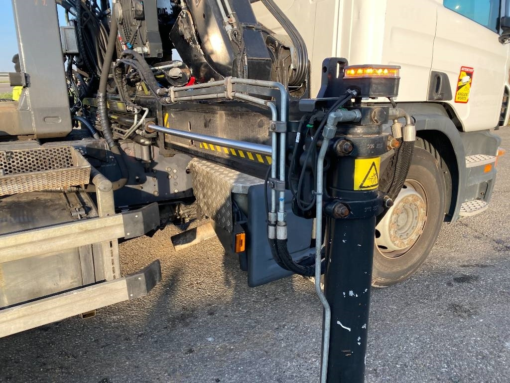 Hook lift truck Scania P360/HYVALIFT/HIAB 144B a réparer