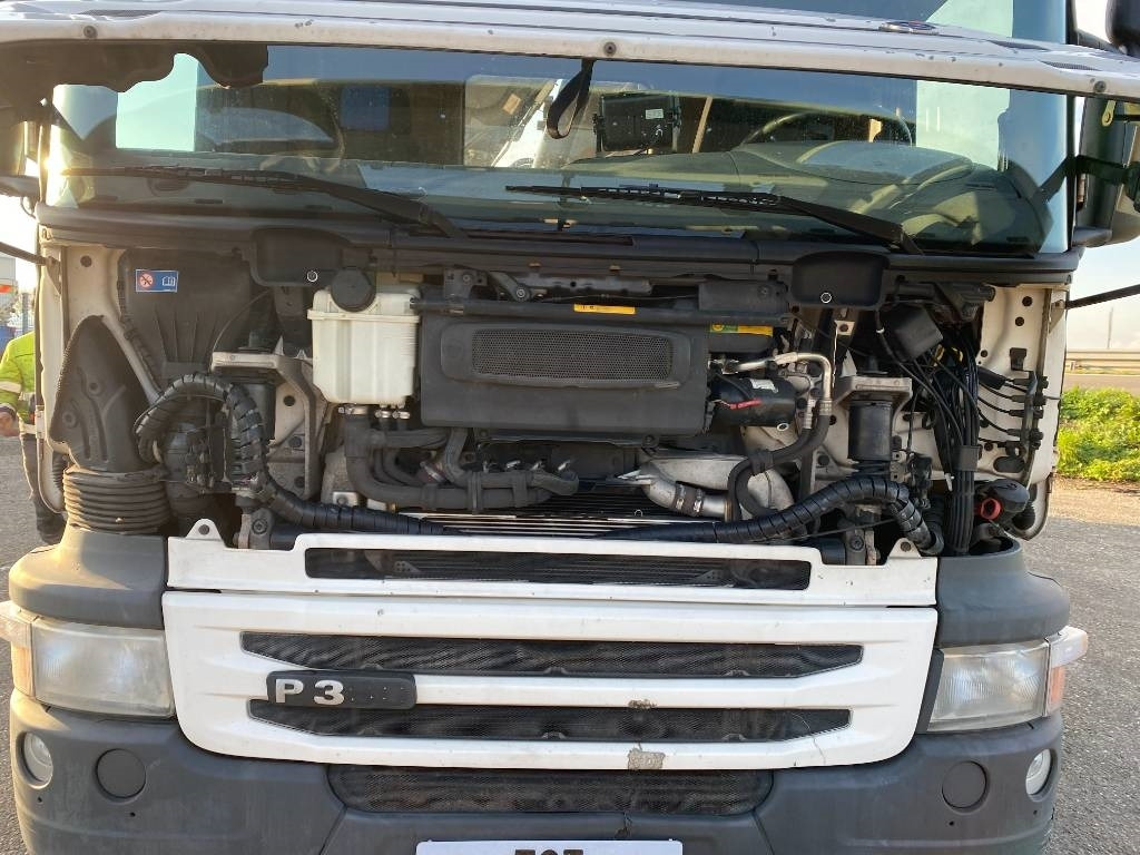 Hook lift truck Scania P360/HYVALIFT/HIAB 144B a réparer