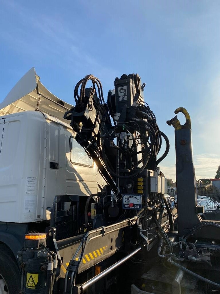 Hook lift truck Scania P360/HYVALIFT/HIAB 144B a réparer