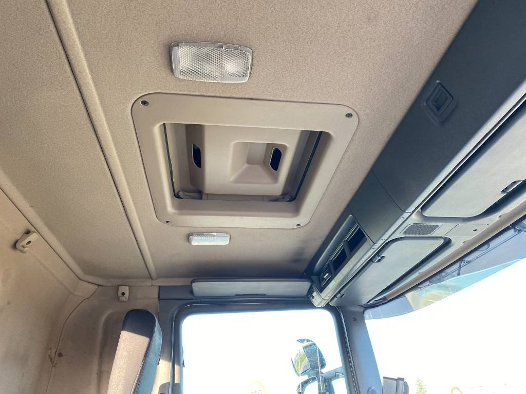 Hook lift truck Scania P360/HYVALIFT/HIAB 144B a réparer