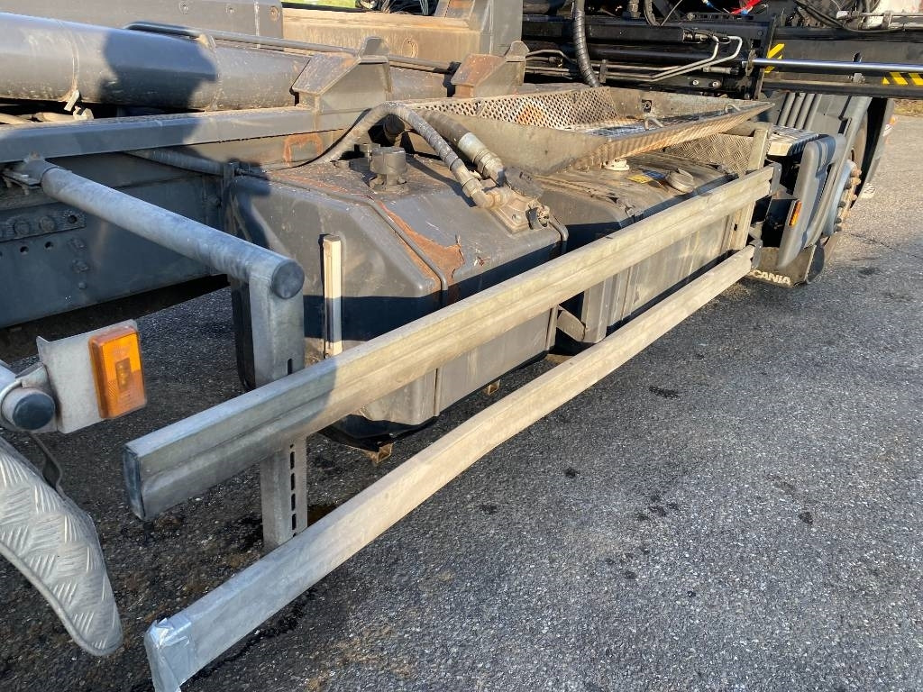 Hook lift truck Scania P360/HYVALIFT/HIAB 144B a réparer