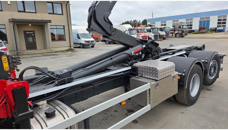 Hook lift truck Scania P370 6X2*4 HMF 1730