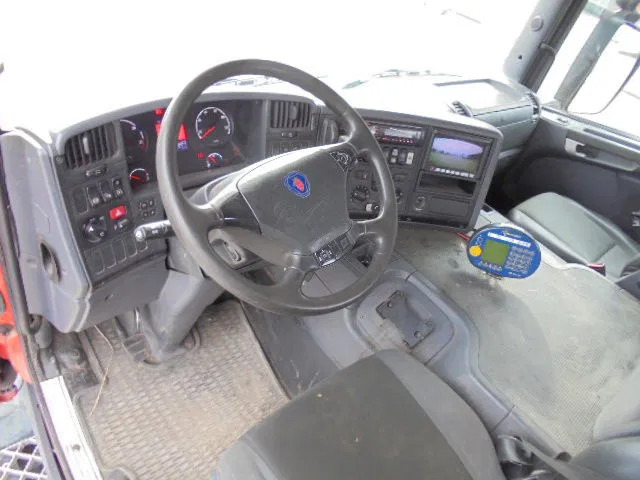 Hook lift truck Scania P400 6X2