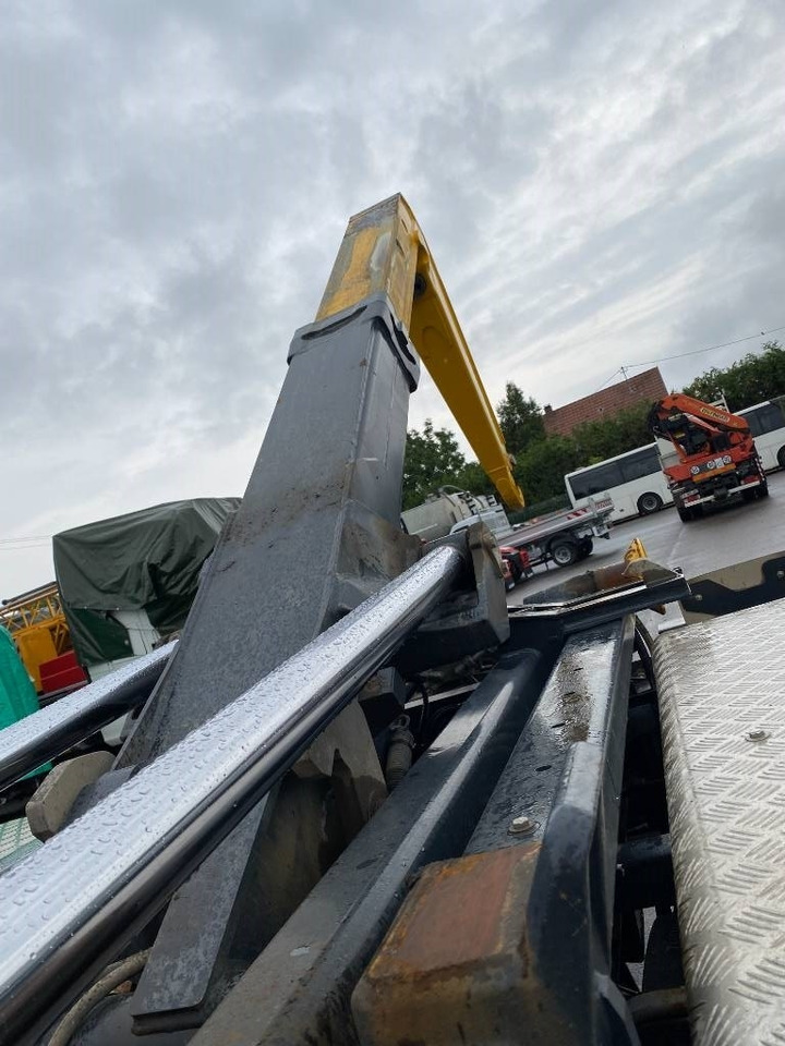 Hook lift truck Scania P420 XT-3Pedales / PALFINGER PTH20SLD5 endommagé