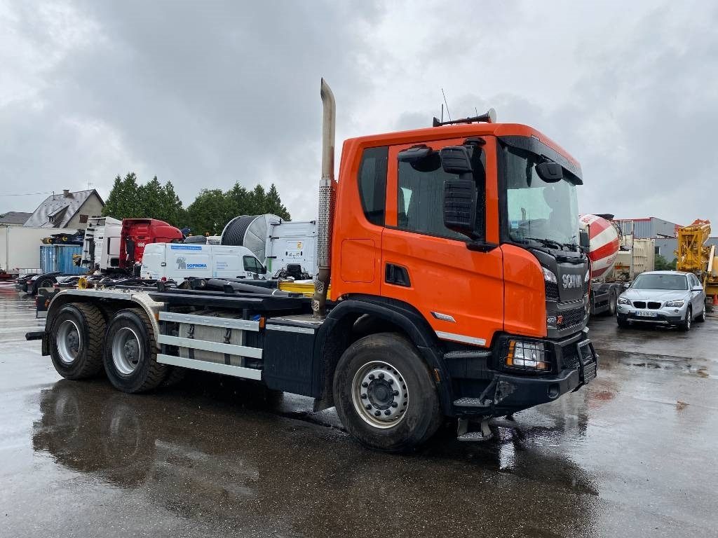 Hook lift truck Scania P420 XT-3Pedales / PALFINGER PTH20SLD5 endommagé