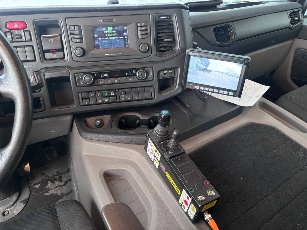 Hook lift truck Scania P 360