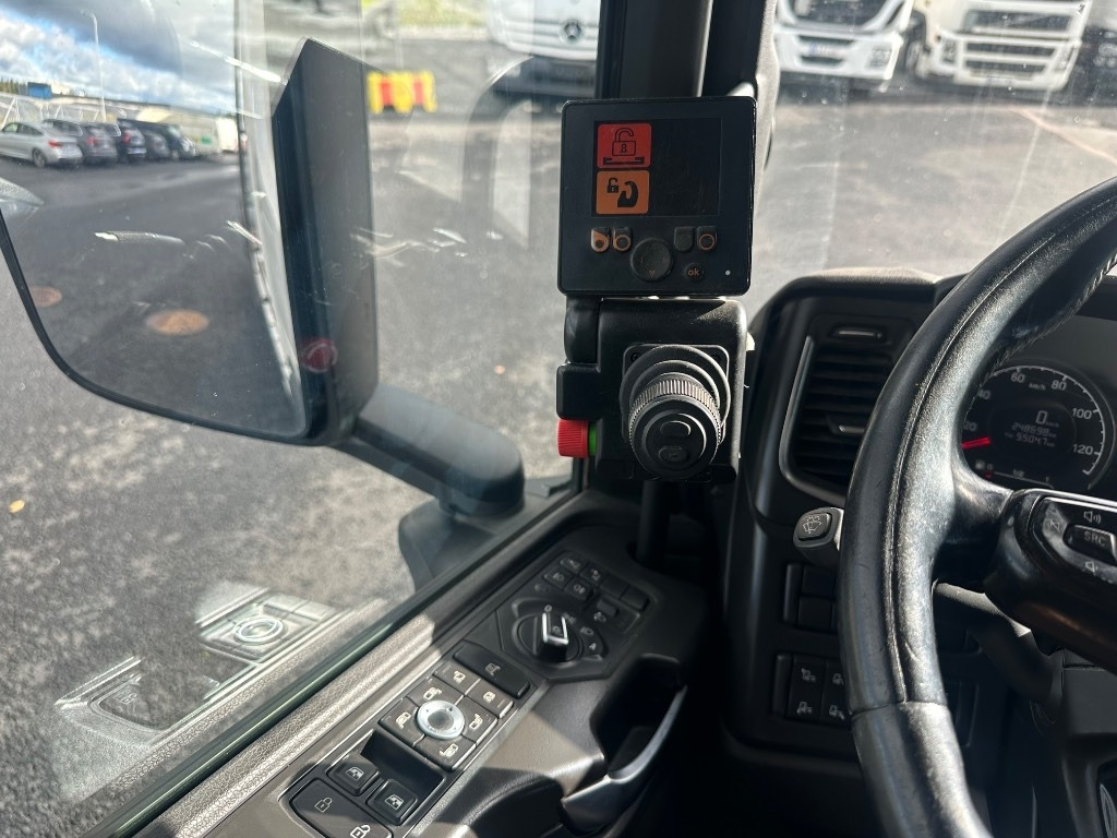 Hook lift truck Scania P 370 6x2*4