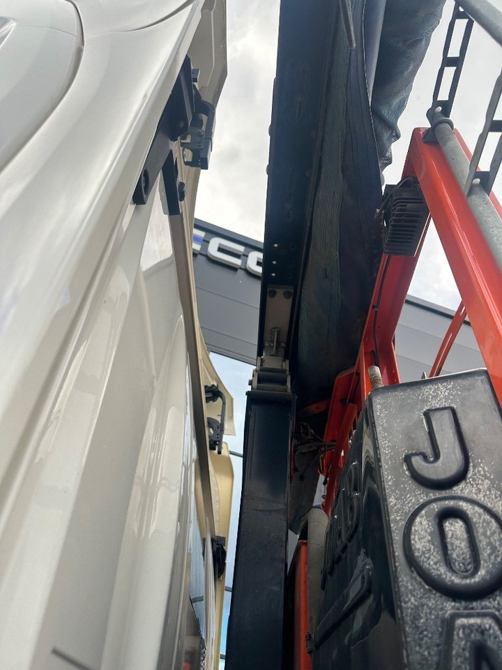 Hook lift truck Scania P 370 6x2*4