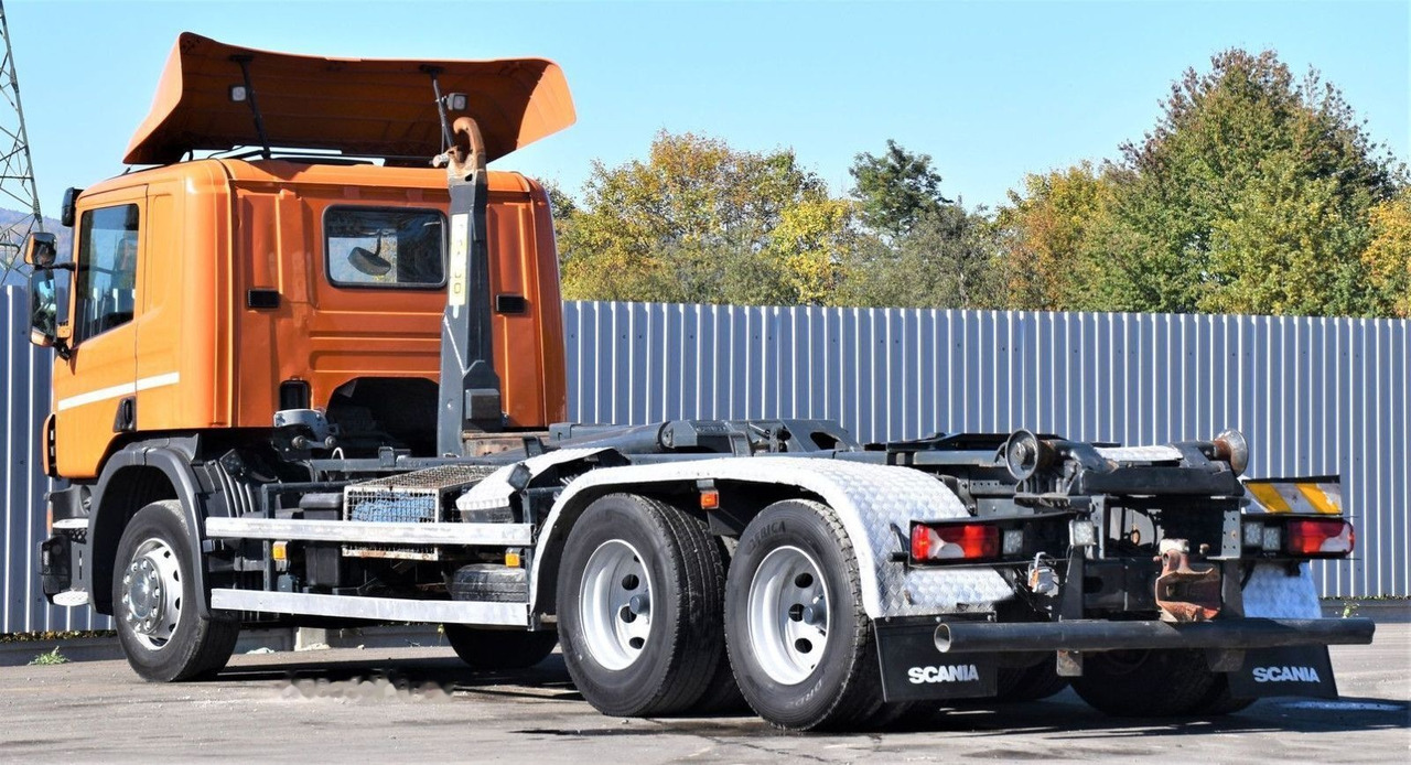 Hook lift truck Scania P 440