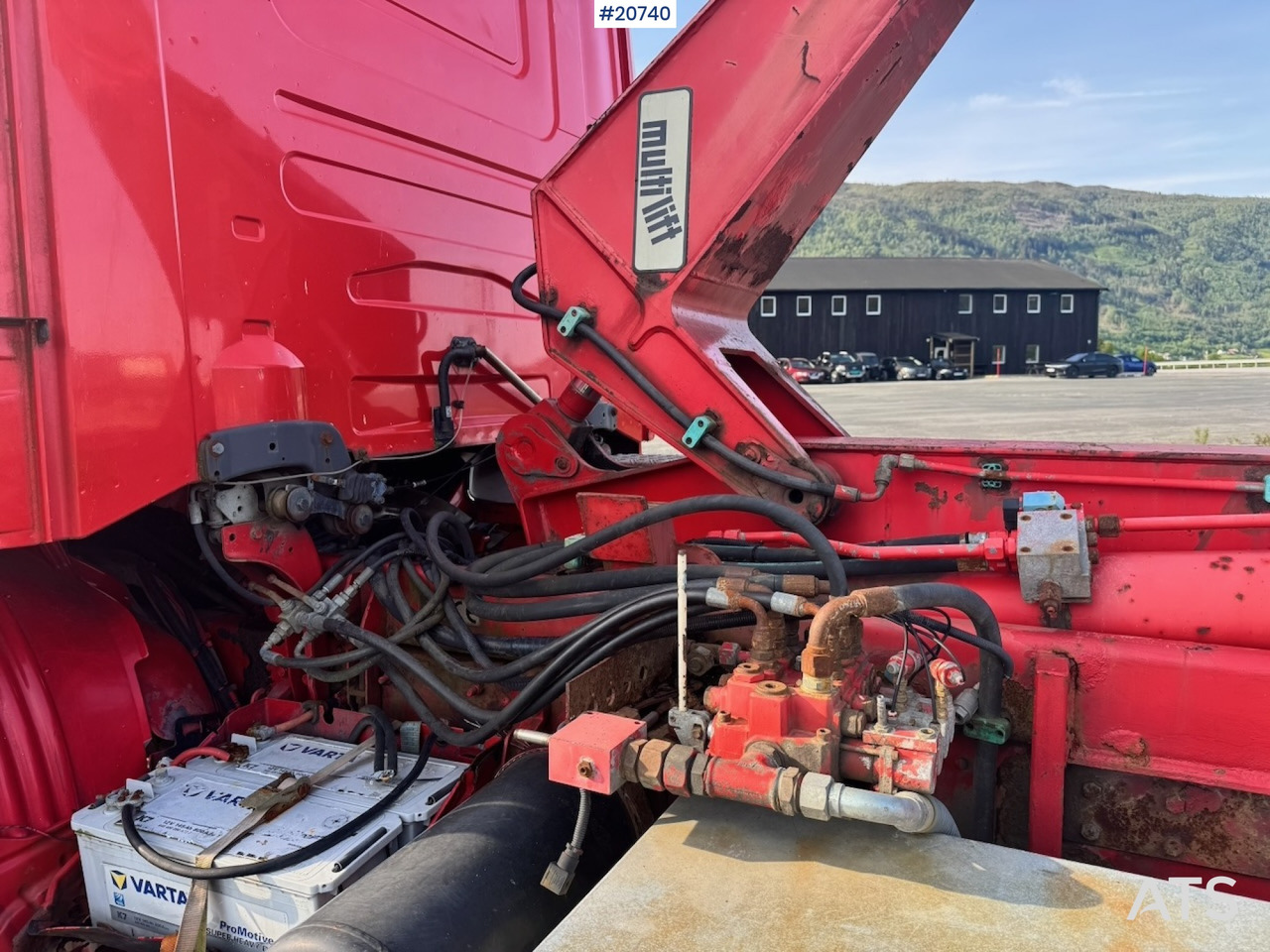 Hook lift truck Scania R124