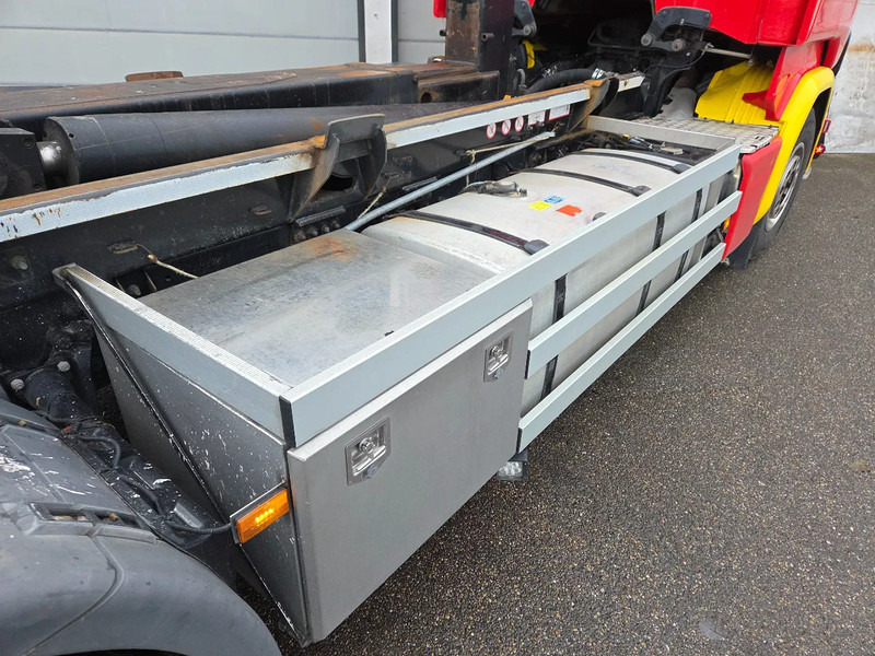 Hook lift truck Scania R450 6x2*4 VDL hooklift