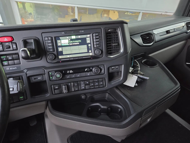 Hook lift truck Scania R450 8x2 VDL hooklift / full air