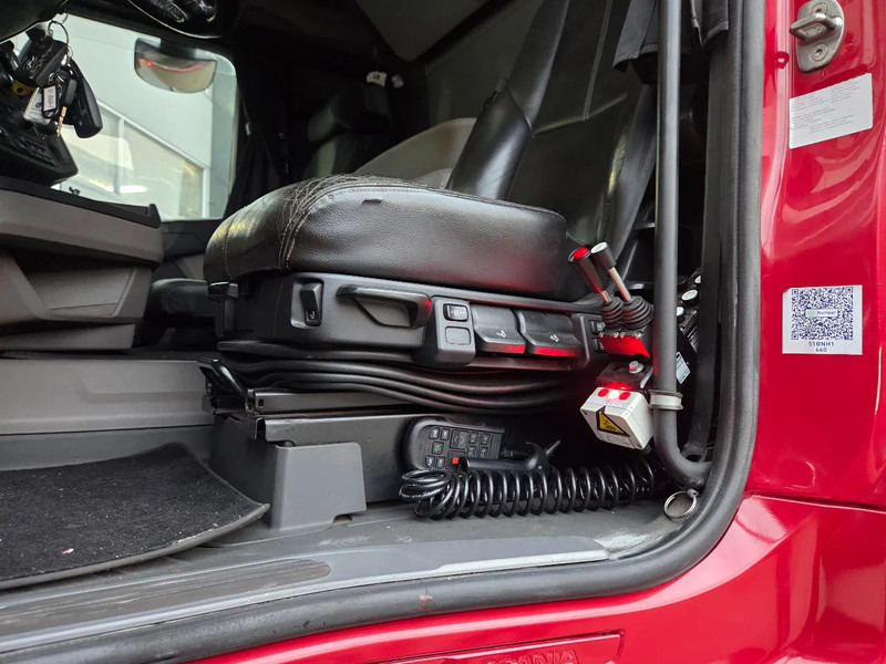 Hook lift truck Scania R450 8x2 VDL hooklift / full air