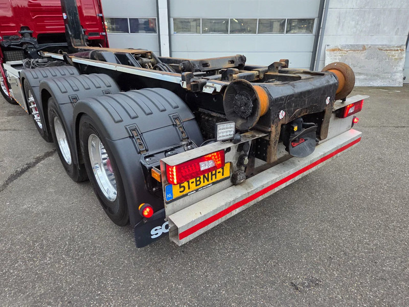 Hook lift truck Scania R450 8x2 VDL hooklift / full air