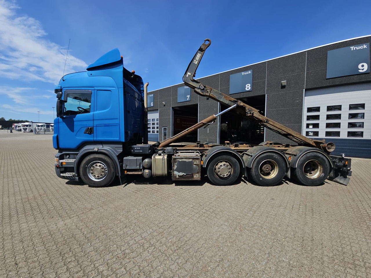 Hook lift truck Scania R560