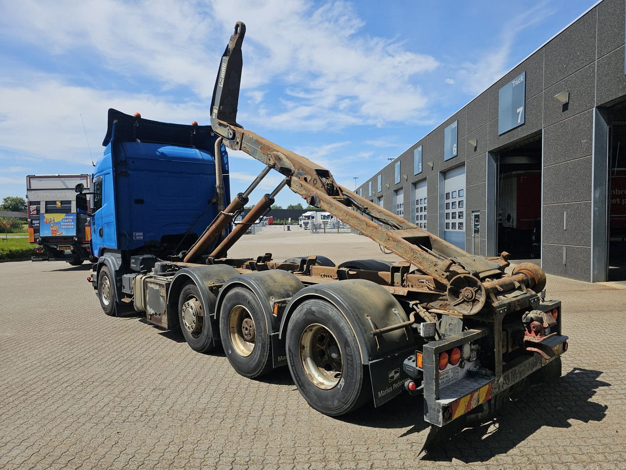 Hook lift truck Scania R560