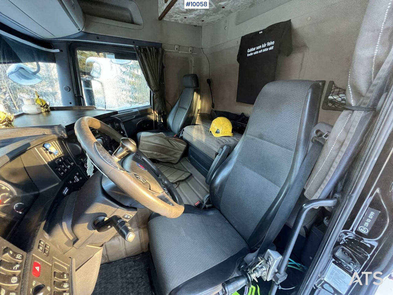 Hook lift truck Scania R730 Hooklift truck with double flatbed