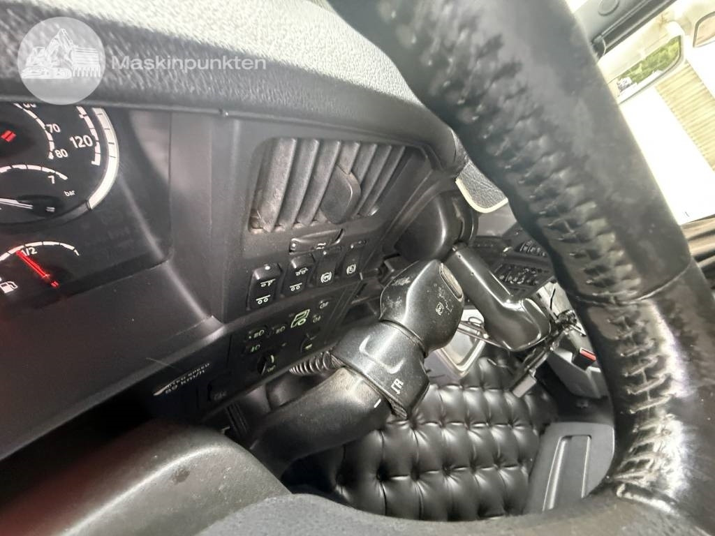 Hook lift truck Scania R 520 LB