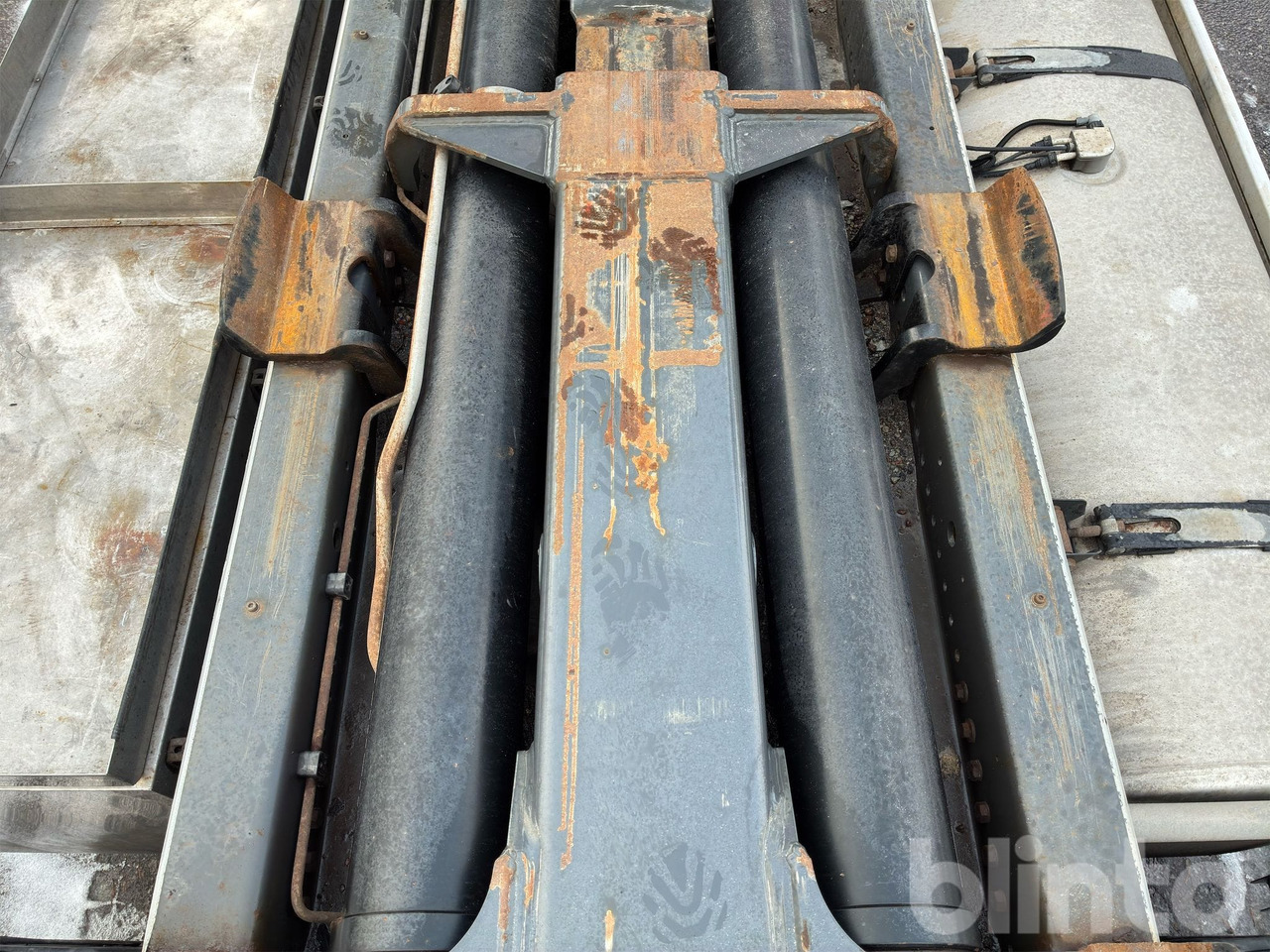 Hook lift truck VOLVO FH16 750