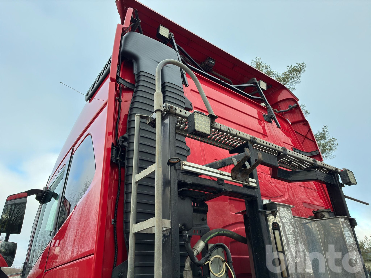 Hook lift truck VOLVO FH16 750