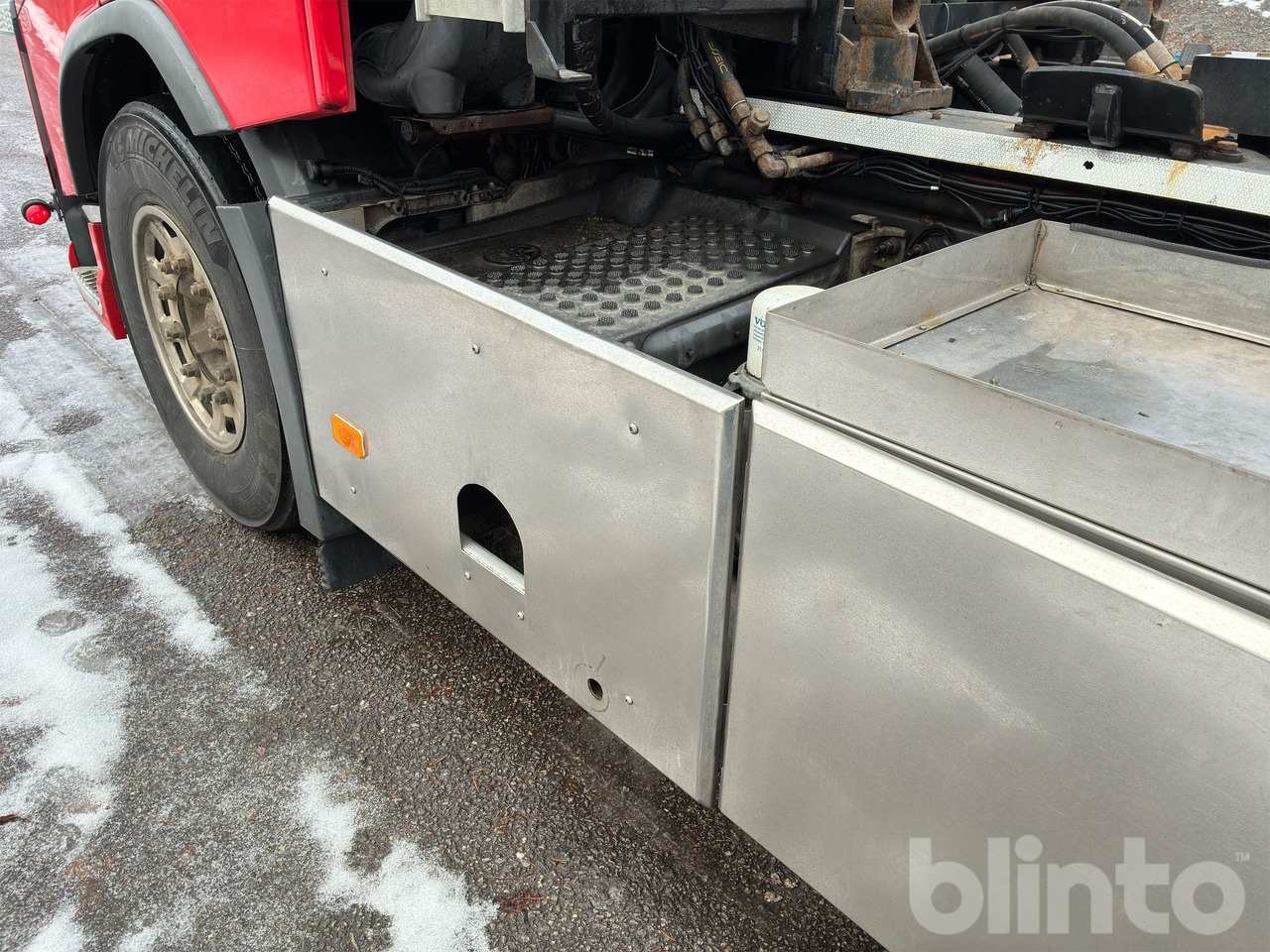 Hook lift truck VOLVO FH16 750