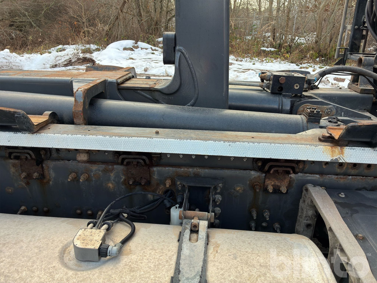 Hook lift truck VOLVO FH16 750