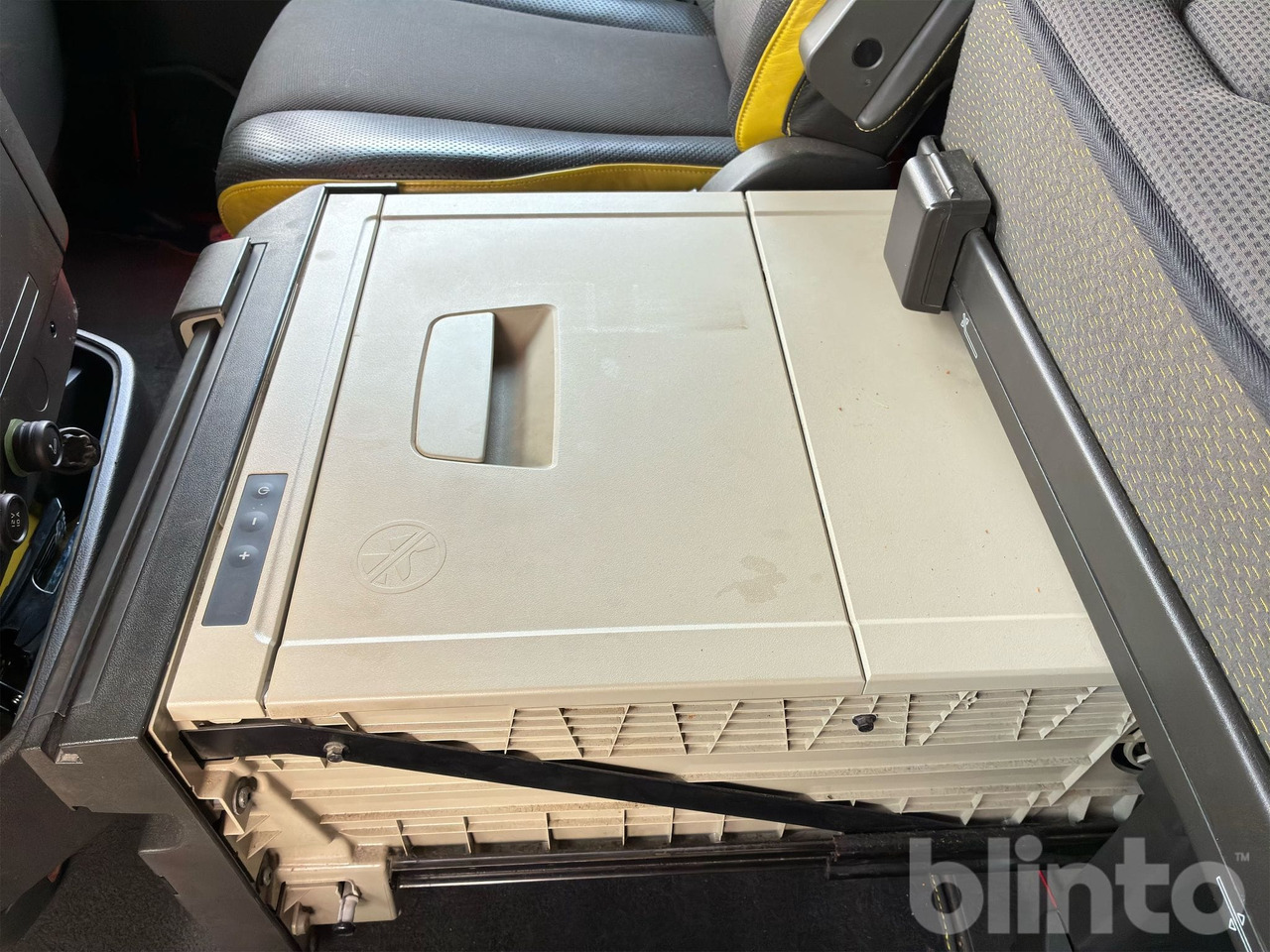 Hook lift truck VOLVO FH16 750