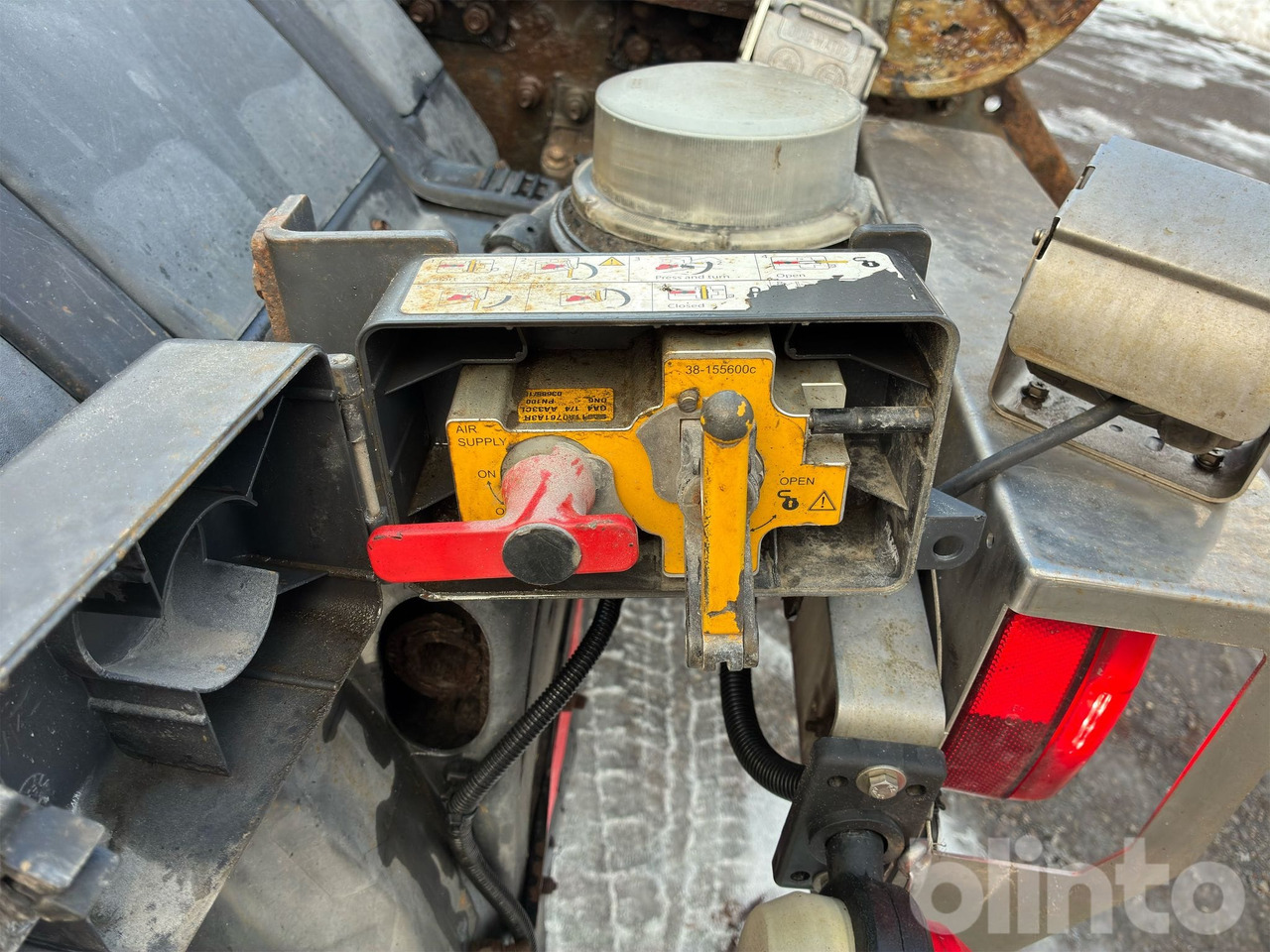 Hook lift truck VOLVO FH16 750