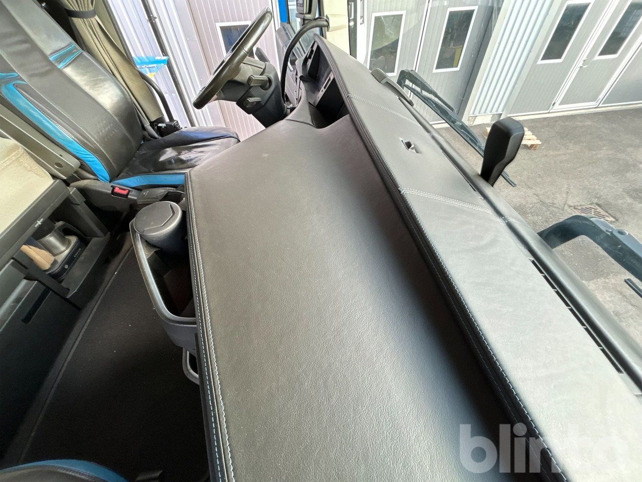 Hook lift truck VOLVO FH16 750 Performance edition