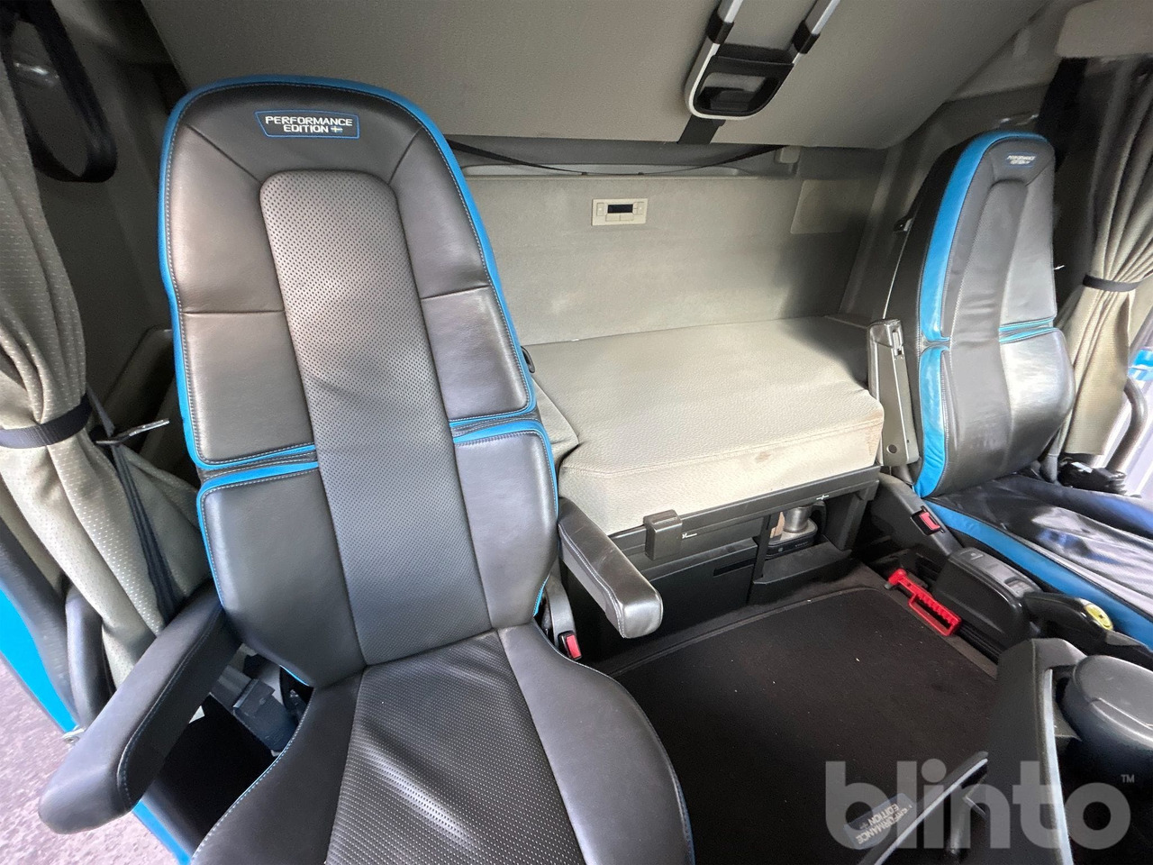 Hook lift truck VOLVO FH16 750 Performance edition