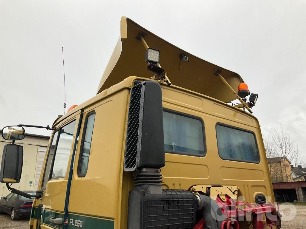 Hook lift truck VOLVO FL6 E