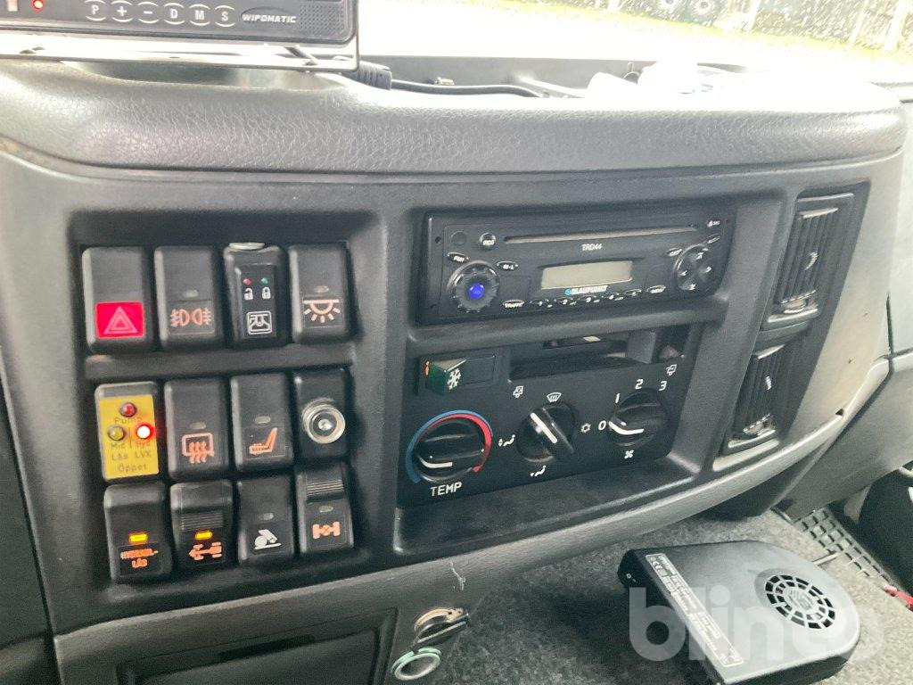 Hook lift truck VOLVO FL6 E