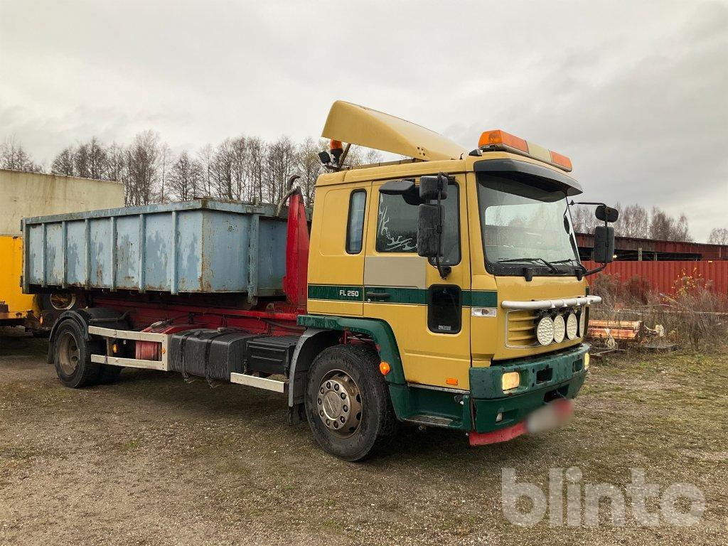Hook lift truck VOLVO FL6 E