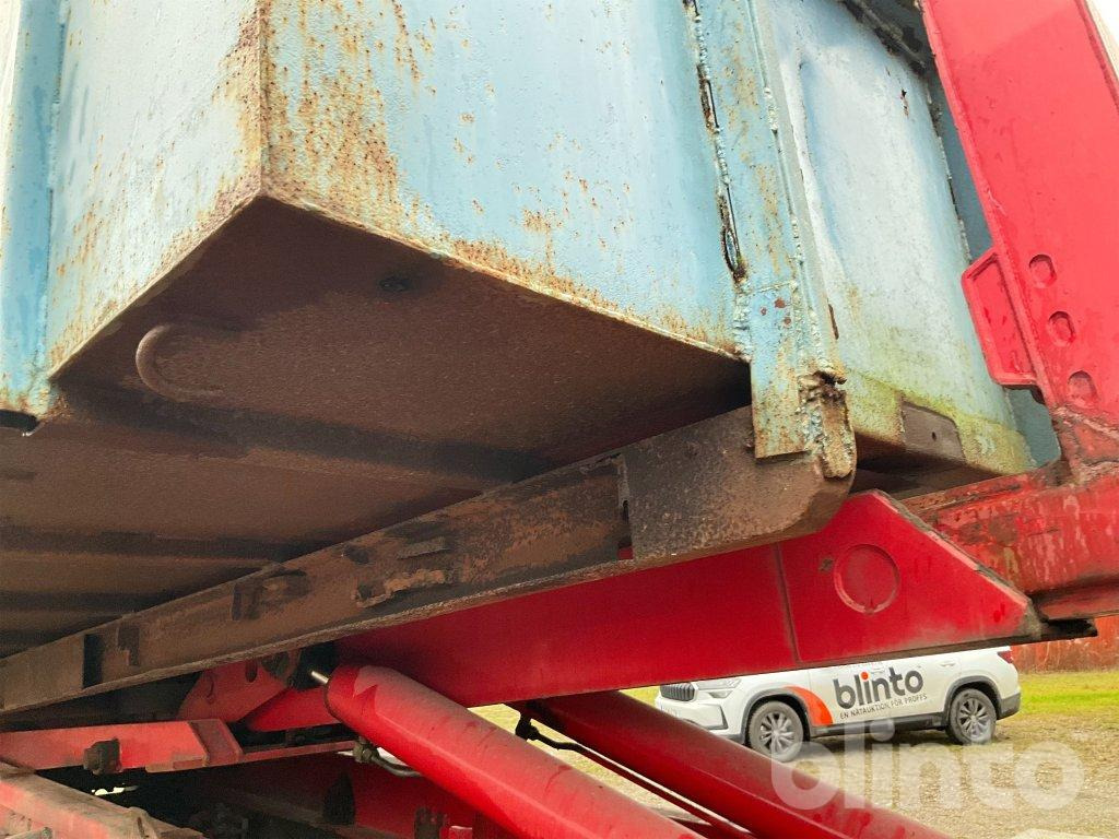 Hook lift truck VOLVO FL6 E