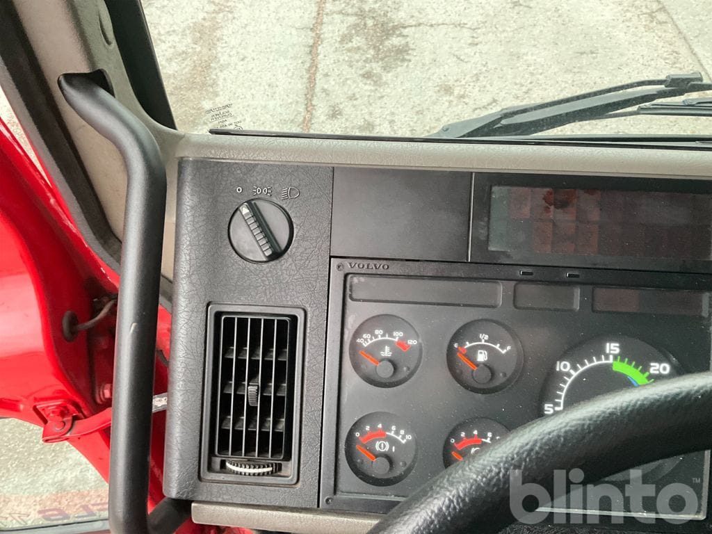 Hook lift truck VOLVO FL 611 4X2