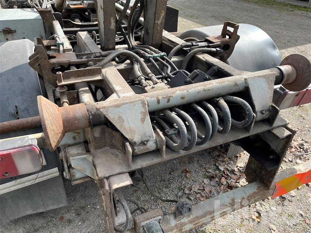 Hook lift truck VOLVO FL 611 4X2