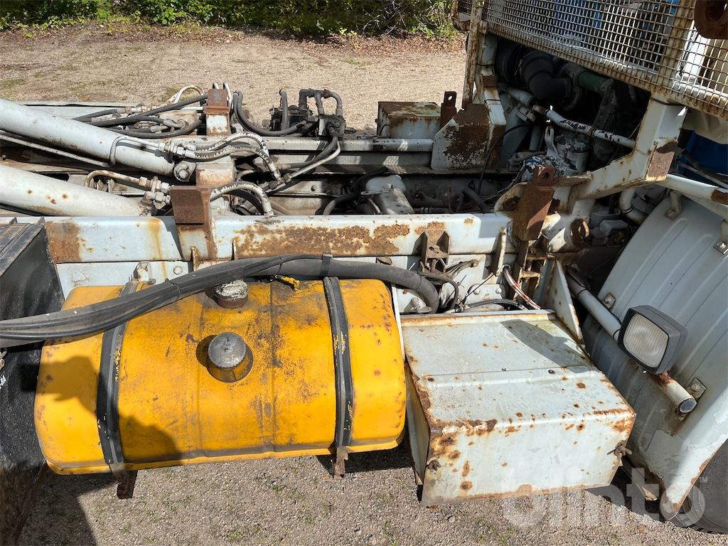Hook lift truck VOLVO FL 611 4X2
