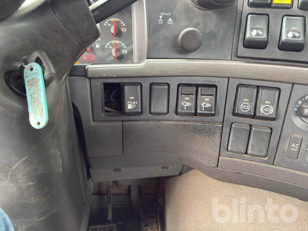 Hook lift truck VOLVO FM9 6X2 med underbett