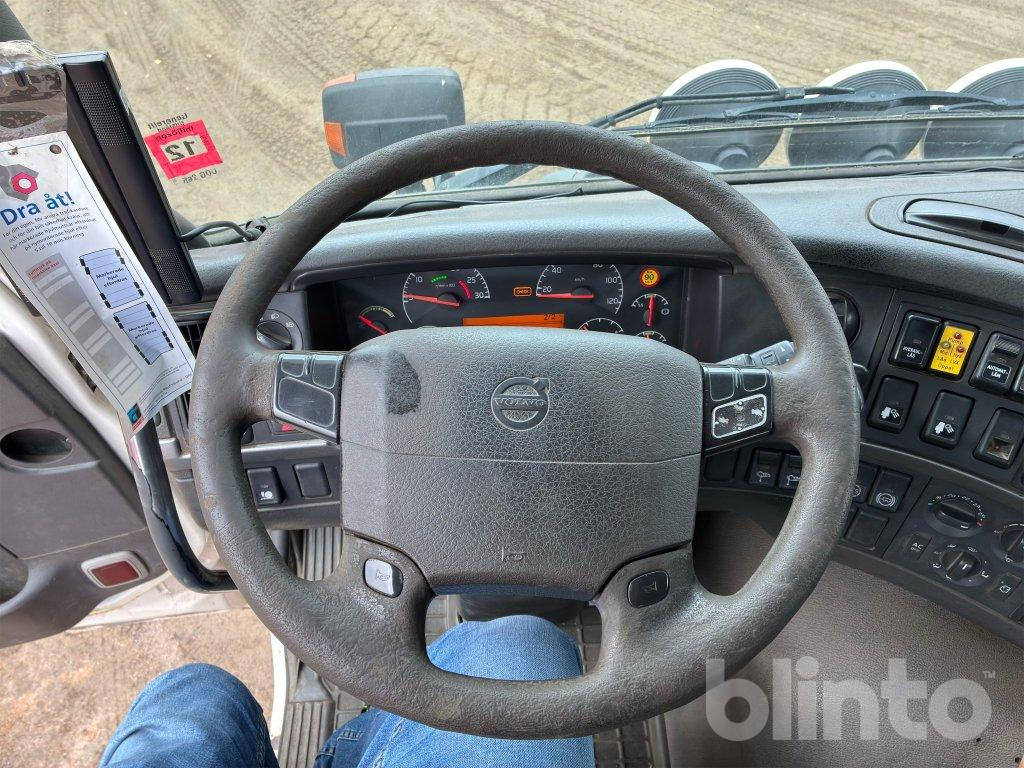 Hook lift truck VOLVO FM9 6X2 med underbett