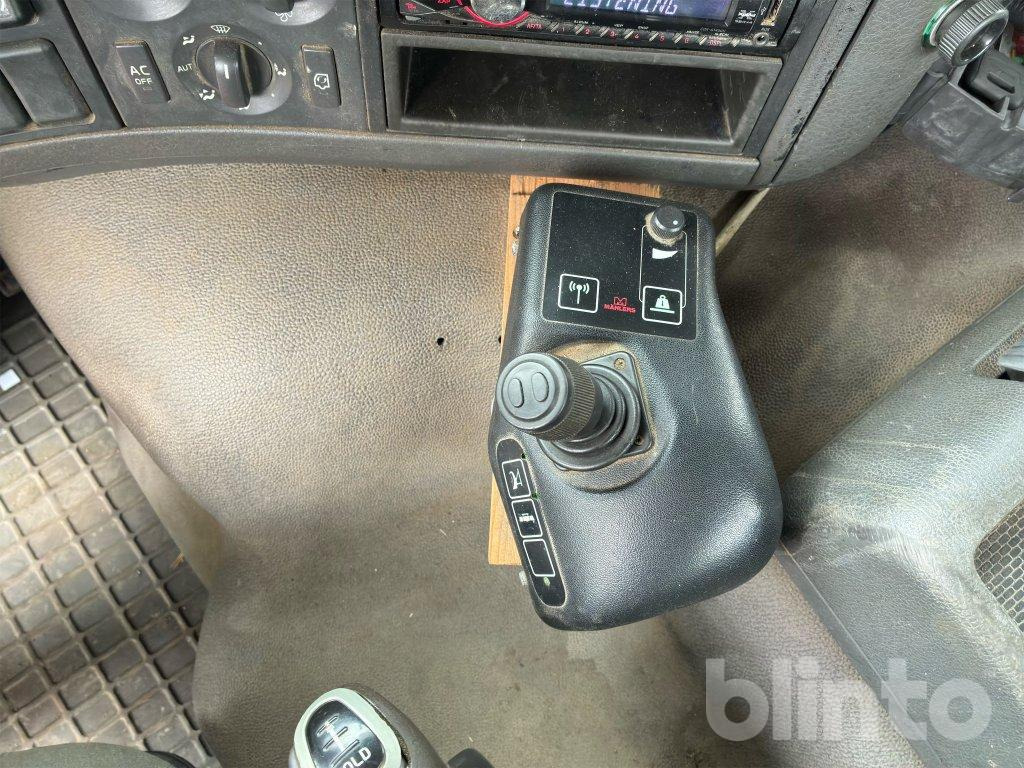 Hook lift truck VOLVO FM9 6X2 med underbett