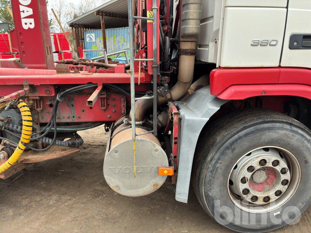Hook lift truck VOLVO FM9 6X2 med underbett