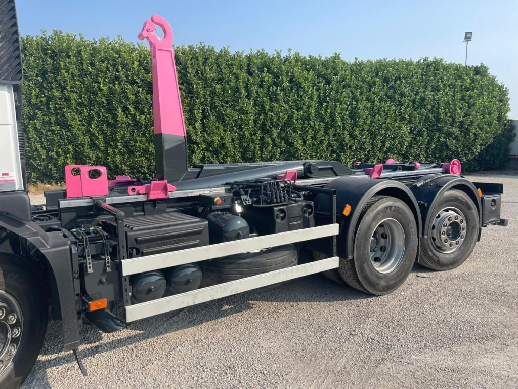 Hook lift truck VOLVO FM9 SCARRABILE