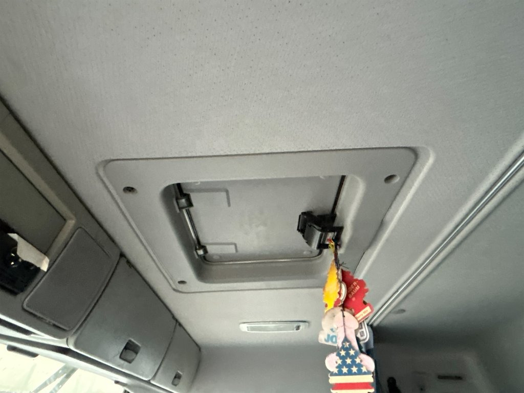 Hook lift truck VOLVO FM 400 6X2