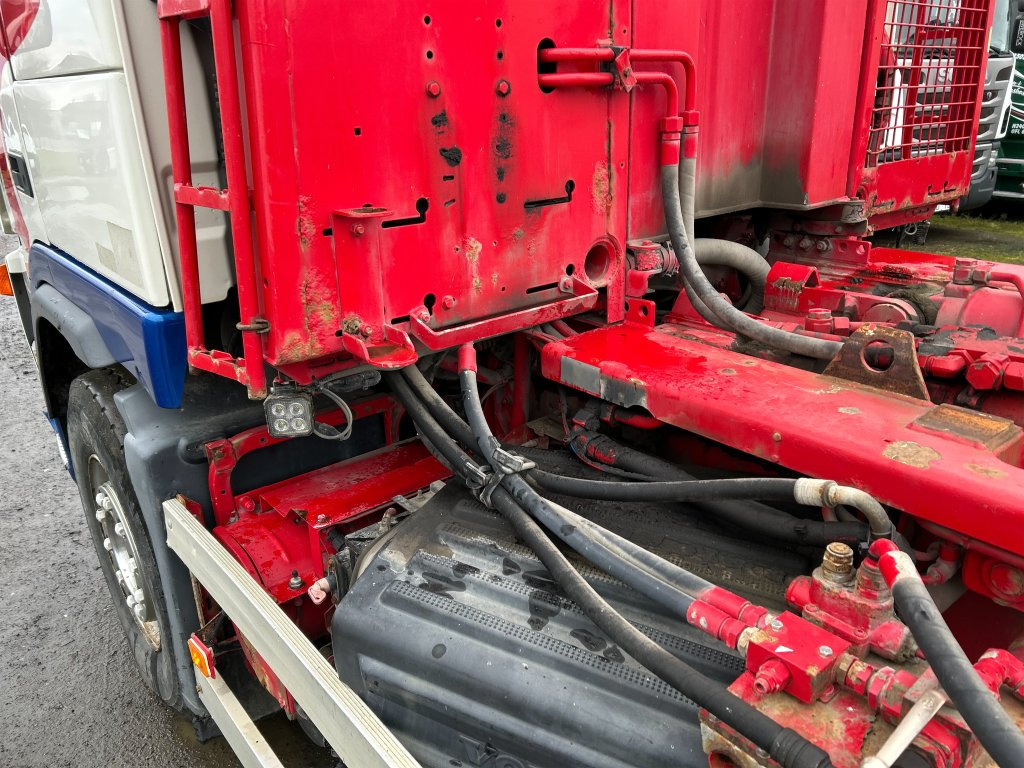 Hook lift truck VOLVO FM 400 6X2