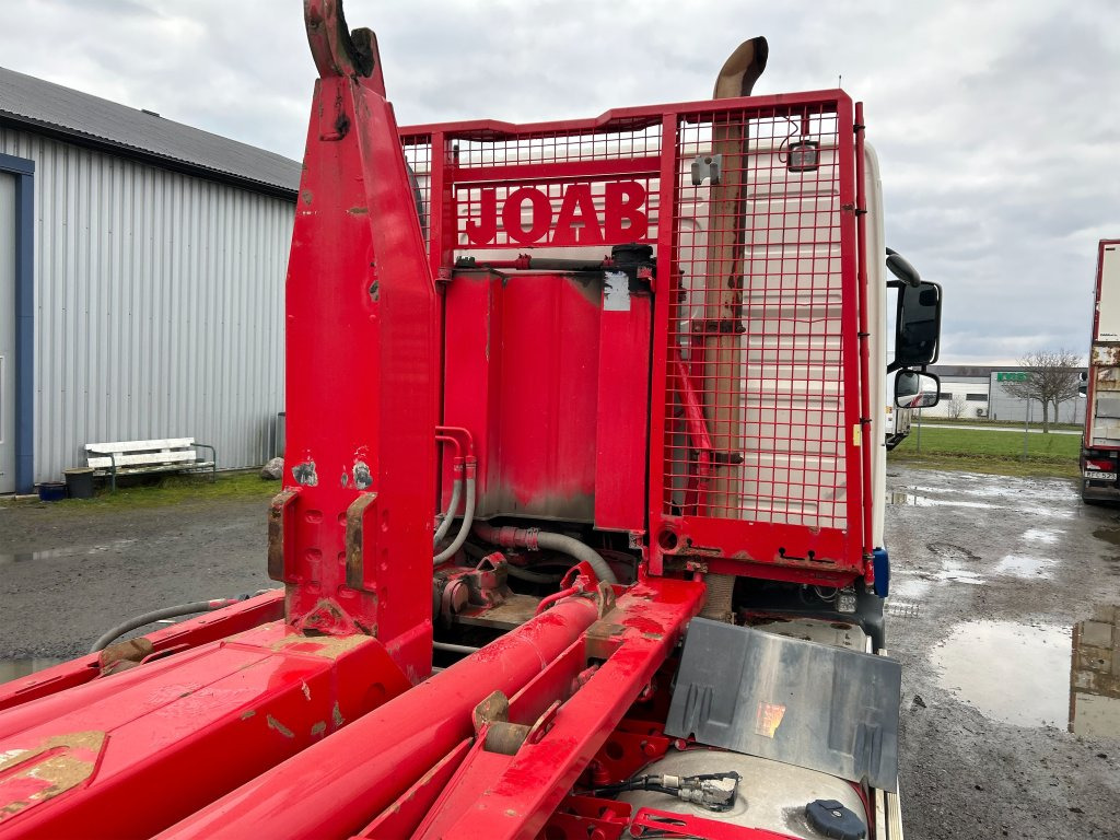 Hook lift truck VOLVO FM 400 6X2