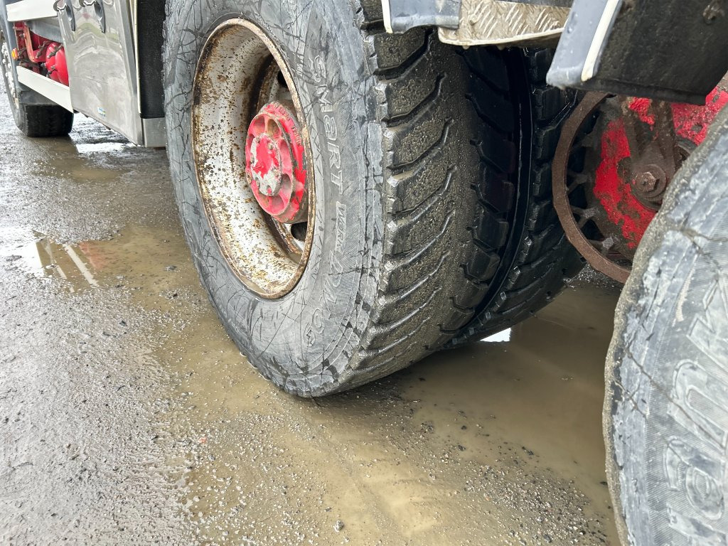 Hook lift truck VOLVO FM 400 6X2